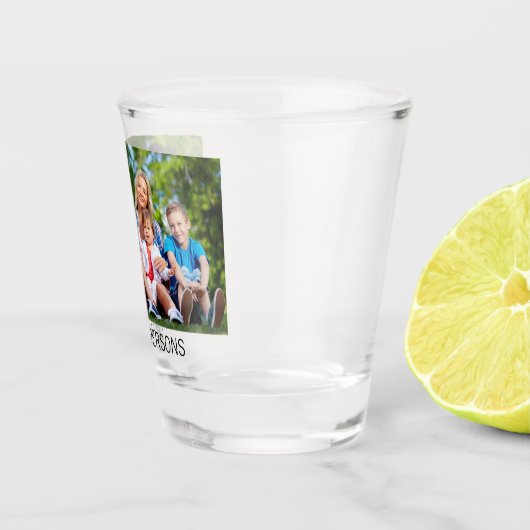 自分の写真とカスタム名前を作成する ショットグラス (右)