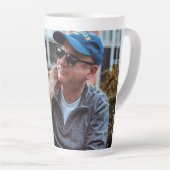 自分の写真の追加カスタムパーソナライズされた カフェラテマグ (右アングル)