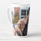 自分の写真の追加カスタムパーソナライズされた カフェラテマグ (左アングル)