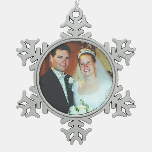 自分の写真を追加するスノーフレークオーナメント スノーフレークピューターオーナメント (正面)