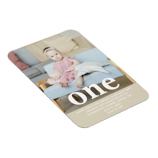 自分の写真を追加する最初の誕生日パーティー マグネット (右側)