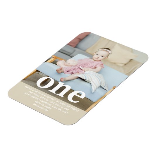 自分の写真を追加する最初の誕生日パーティー マグネット (左側)