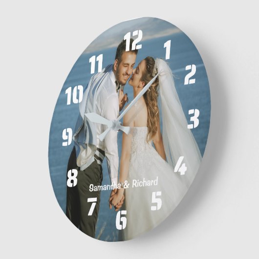 自分の写真パーソナライズされたを結婚作成 ラージ壁時計 (傾斜)