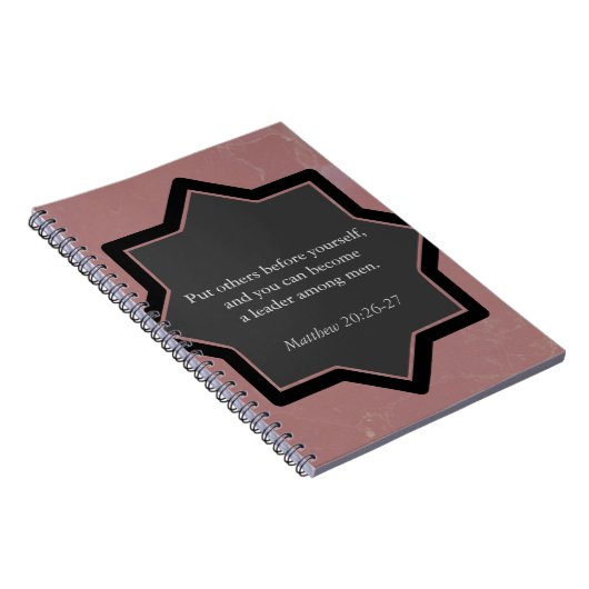 自分の前に他の人を置くビジネス手帳。 ノートブック (右側)