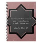 自分の前に他の人を置くビジネス手帳。 ノートブック (正面)