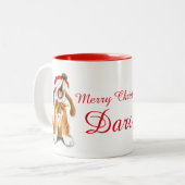 自分の名前をクリスマス歌唱の犬レッドに加えなさい ツートーンマグカップ (正面左)