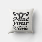 自分の子宮を気にする クッション (裏面)