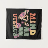 自分の子宮を気にする タペストリー (正面(横))