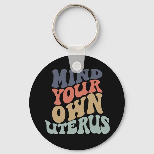 自分の子宮フェミニストを気にする キーホルダー (正面)