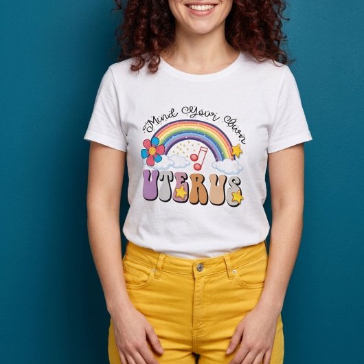 自分の子宮フェミニストを気にする Tシャツ