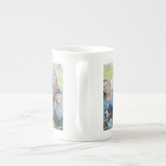 自分の家族のカスタム写真を作成 ボーンチャイナマグカップ (裏面)