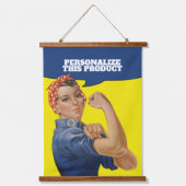 自分の文字を追加するRosie the Riveter パーソナライズされた 吊り下げ型タペストリー (正面)