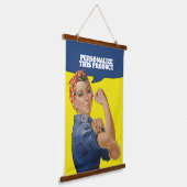 自分の文字を追加するRosie the Riveter パーソナライズされた 吊り下げ型タペストリー (傾斜あり)