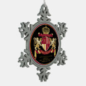 自分の腕のコートを赤い金ゴールドの紋章にする スノーフレークピューターオーナメント (左)