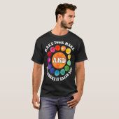自分の足跡を作って、虹がかかっている場所を見る Tシャツ (正面フル)
