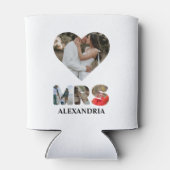 自分のMrとMrsの写真を作成する一致するカップル 缶クーラー (裏面)