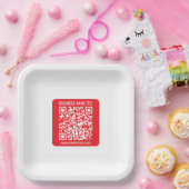 自分のQRコードを瞬時に作成 | 編集可能な赤 ペーパープレート (パーティー)