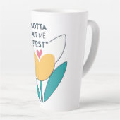 自分を優先する:私を最初に置く カフェラテマグ (右アングル)