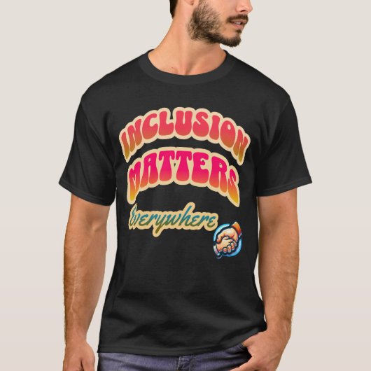 自分を変えのまわりにて愛を広める Tシャツ (正面)