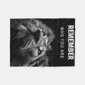 自分を覚えているライオン フリースブランケット (正面(横))