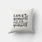 自分を許して自分を愛しなさい クッション (裏面)
