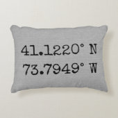 自分カスタムの都市州座標を追加グレー アクセントクッション (正面)