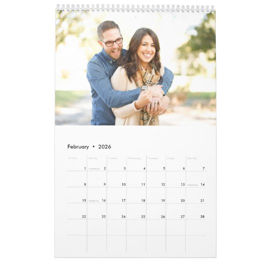 自分モダンの家族のカスタム写真を作成する黒 カレンダー (2月 2026)