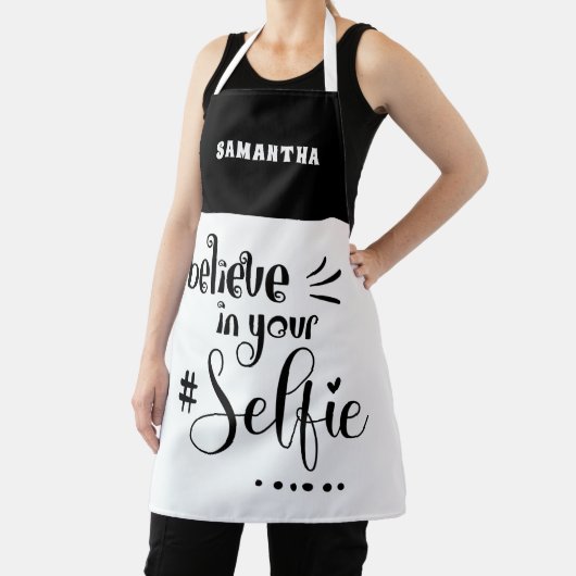 自分信じの引用文名白黒 エプロン (インサイチュ)
