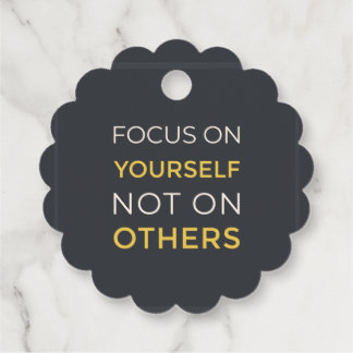 自分自身に焦点を当てるメッセージカード フェイバータグ