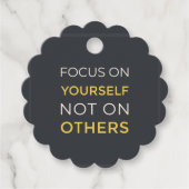 自分自身に焦点を当てるメッセージカード フェイバータグ (正面)