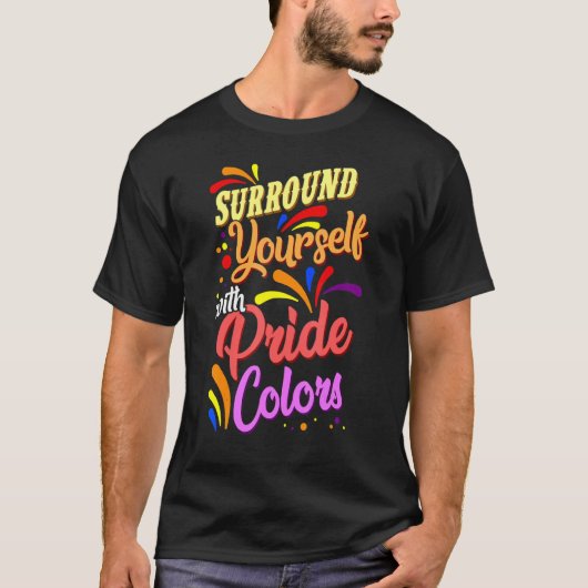 自分自身をプライド色レインボーLgbtqで囲む Tシャツ (正面)