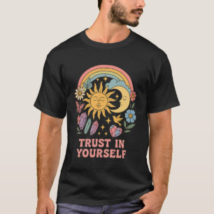 自分自身を信頼 – レトロサイケデリック太陽と月 Tシャツ