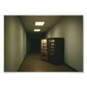 自動販売機を備えたドリームコアリミナルホールウェイ フォトプリント            (正面)