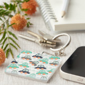 自動車とその他の自動車 キーホルダー (正面右)