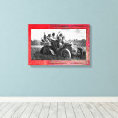 自動車を運転するアパッチとジェロニモ キャンバスプリント (インサイチュ (ウッドフロア))