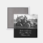 自動車を運転するアパッチとジェロニモ マグネット (正面/裏面)