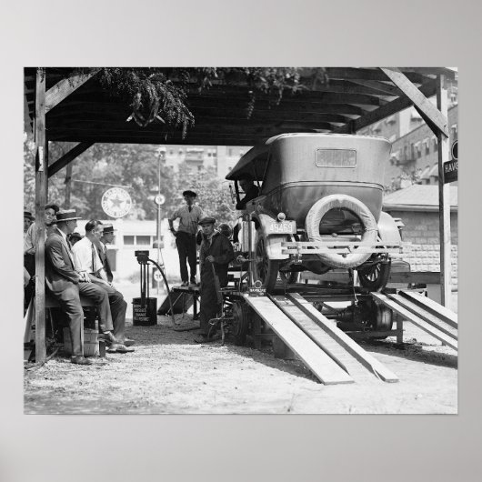 自動車サービスステーション、1924年。ヴィンテージ写真 ポスター (正面)