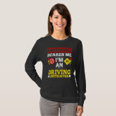 自動車教習所の教官 自動車学校の授業 Tシャツ (正面フル)