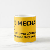 自動車整備士の定義 – ジョーク コーヒーマグ コーヒーマグカップ (中央)