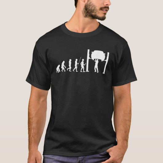 自動車整備士の進化が面白い メカニック Tシャツ (正面)