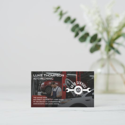 自動車整備士車庫で自動車エンジンを使用 名刺 (スタンド正面)