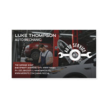 自動車整備士車庫で自動車エンジンを使用