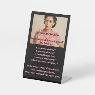 自宅からリモートで働くペデスタルのサイン 台座サイン