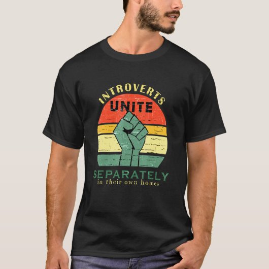 自宅で別々に団結する内向型の人へ リトロ Tシャツ (正面)