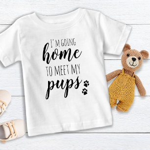自宅に戻ってPupsのポープリントを満たす ベビーTシャツ