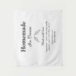 自家製アイスクリームに愛で作った食材を加える タペストリー