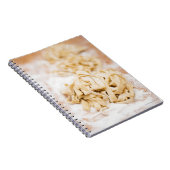 自家製リボンパスタ、クローズアップ ノートブック (右側)