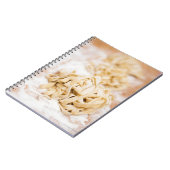 自家製リボンパスタ、クローズアップ ノートブック (左側)