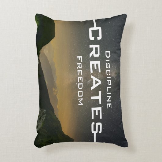 自律が自由を生む - アクセントピロー (正面(垂直))