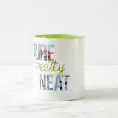 "自然かわいらしく端正な"は緑の内部のマグです ツートーンマグカップ (中央)